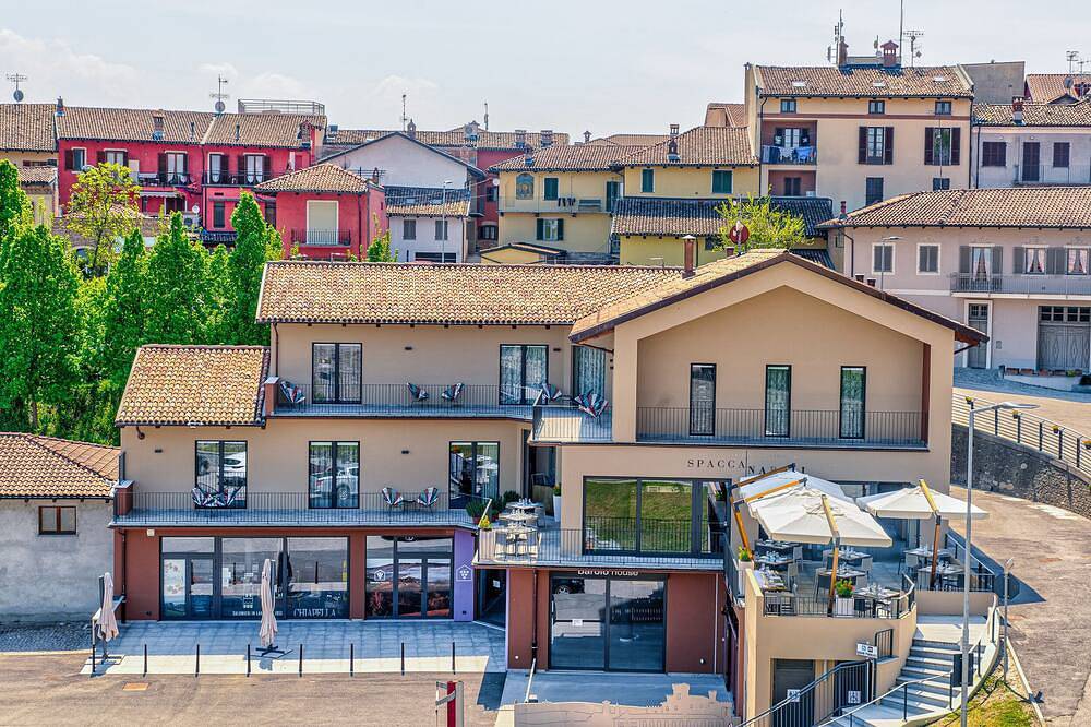 Casa Colbert, Barolo : Entire Palace , 5 Flats in Barolo, Langhe