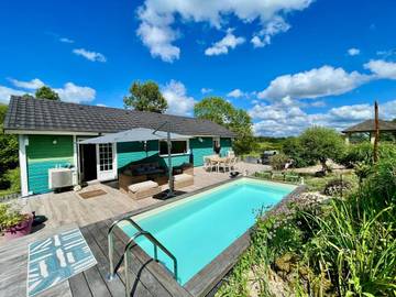 Gîte pour 4 personnes, avec vue ainsi que piscine et jardin, animaux acceptés à Les Champeaux