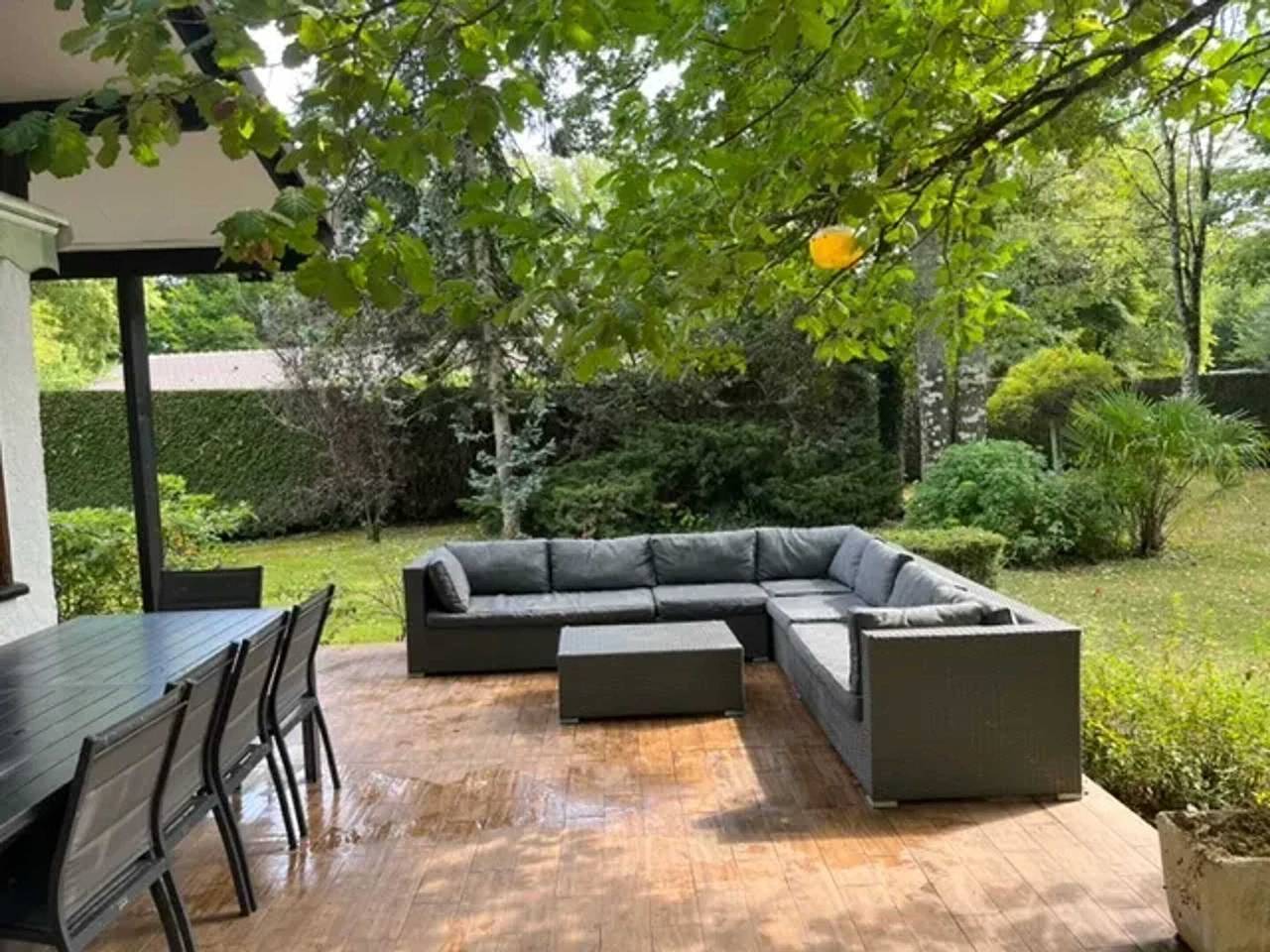 Charmantes Haus in Savigny-sur-Clairis mit Pool und Sauna. in Savigny-sur-Clairis, Yonne