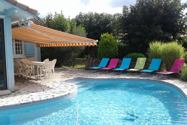 Location de vacances pour 10 personnes, avec terrasse ainsi que jardin et piscine, animaux acceptés dans Réserve naturelle du Courant d'Huchet - 2