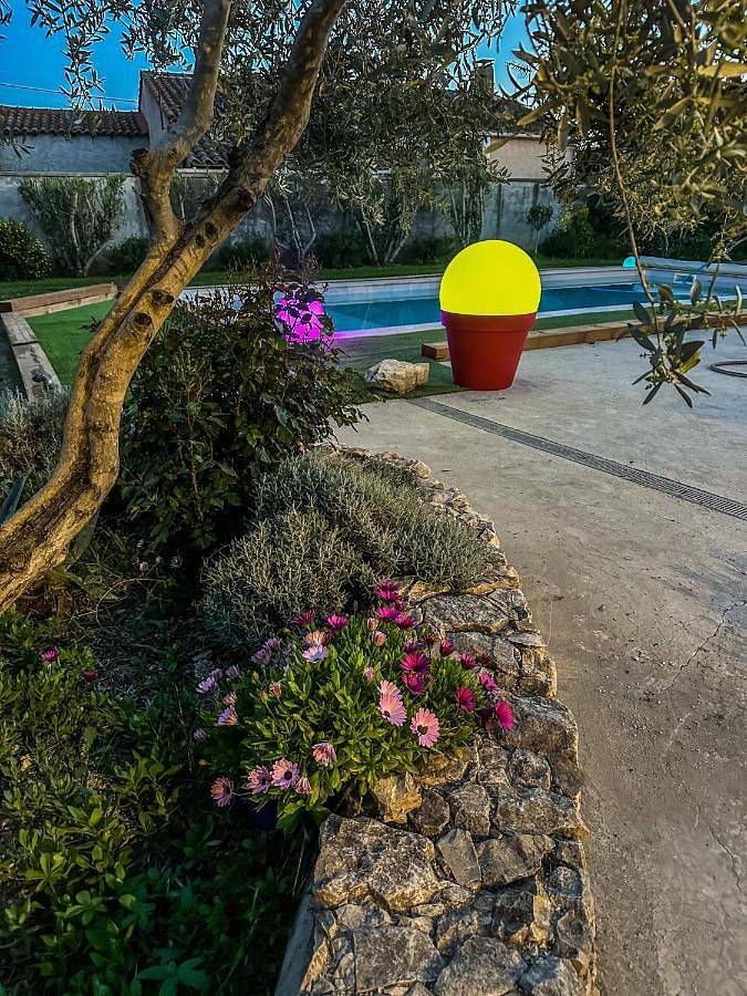 Gîte pour 4 personnes, avec jardin ainsi que piscine et vue à Maillane - 2