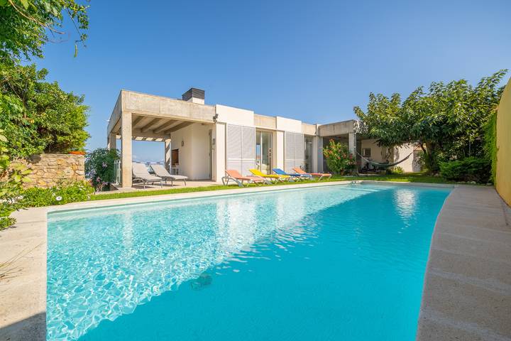 Maison de vacances pour 12 personnes, avec Terrasse et Jardin dans Punta Montgo