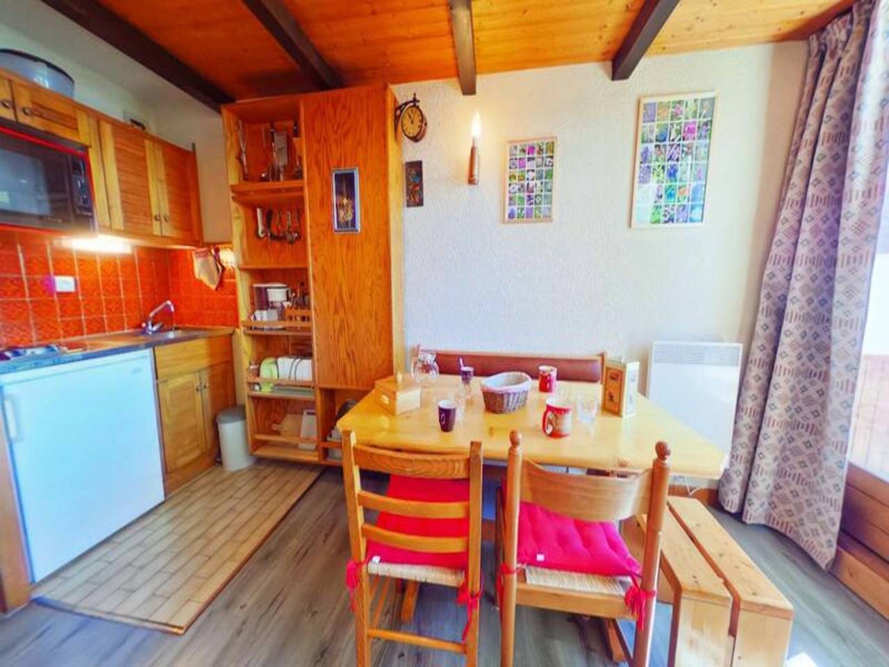 Apartamento entero, Apartamento en el centro del complejo turístico con balcón in Les Saisies, Albertville region