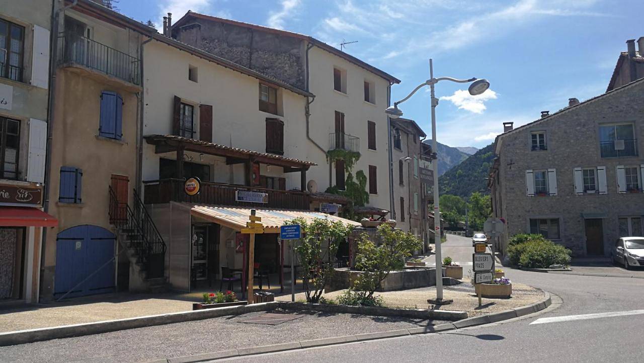 Double Room with Private Bathroom in La Javie, Alpes-de-Haute-Provence
