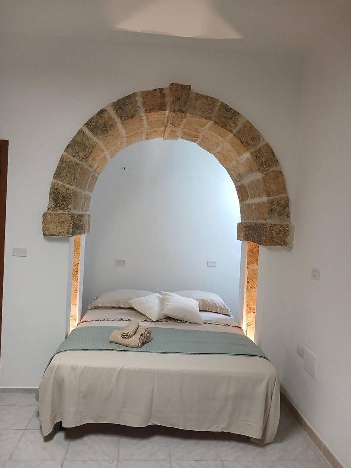 Holiday Home 'Dimora' with Shared Terrace & Garden, Air Conditioning
