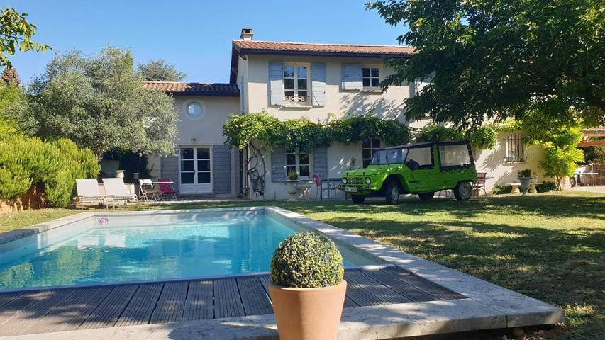 Gîte pour 10 personnes, avec Balcon et Terrasse ainsi que Jardin et Piscine à Collonges-au-Mont-d'Or