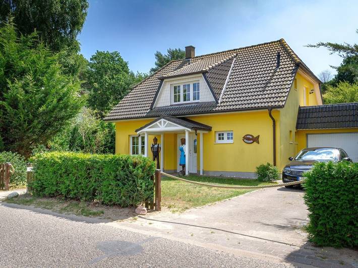 Ferienhaus für 6 Personen, mit Balkon und Terrasse sowie Garten