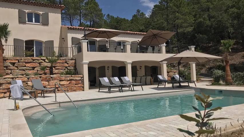 Location de vacances pour 16 personnes, avec piscine et jardin à Le Muy - 2