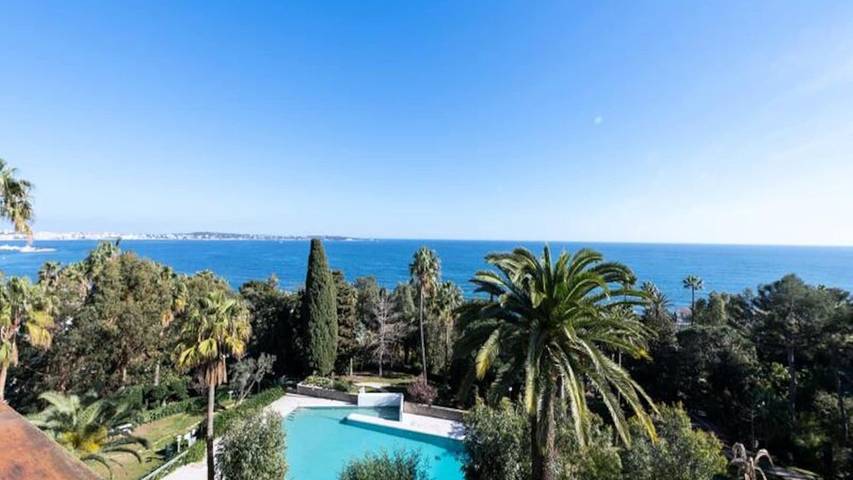 Appartement de vacances pour 3 personnes, avec piscine et terrasse à Vallauris