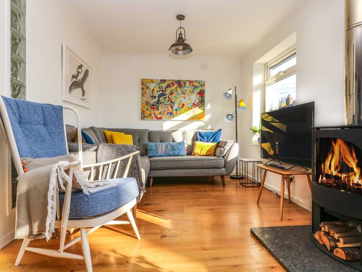 Entire apartment, Rock Pool House in Porthleven, Cornwall