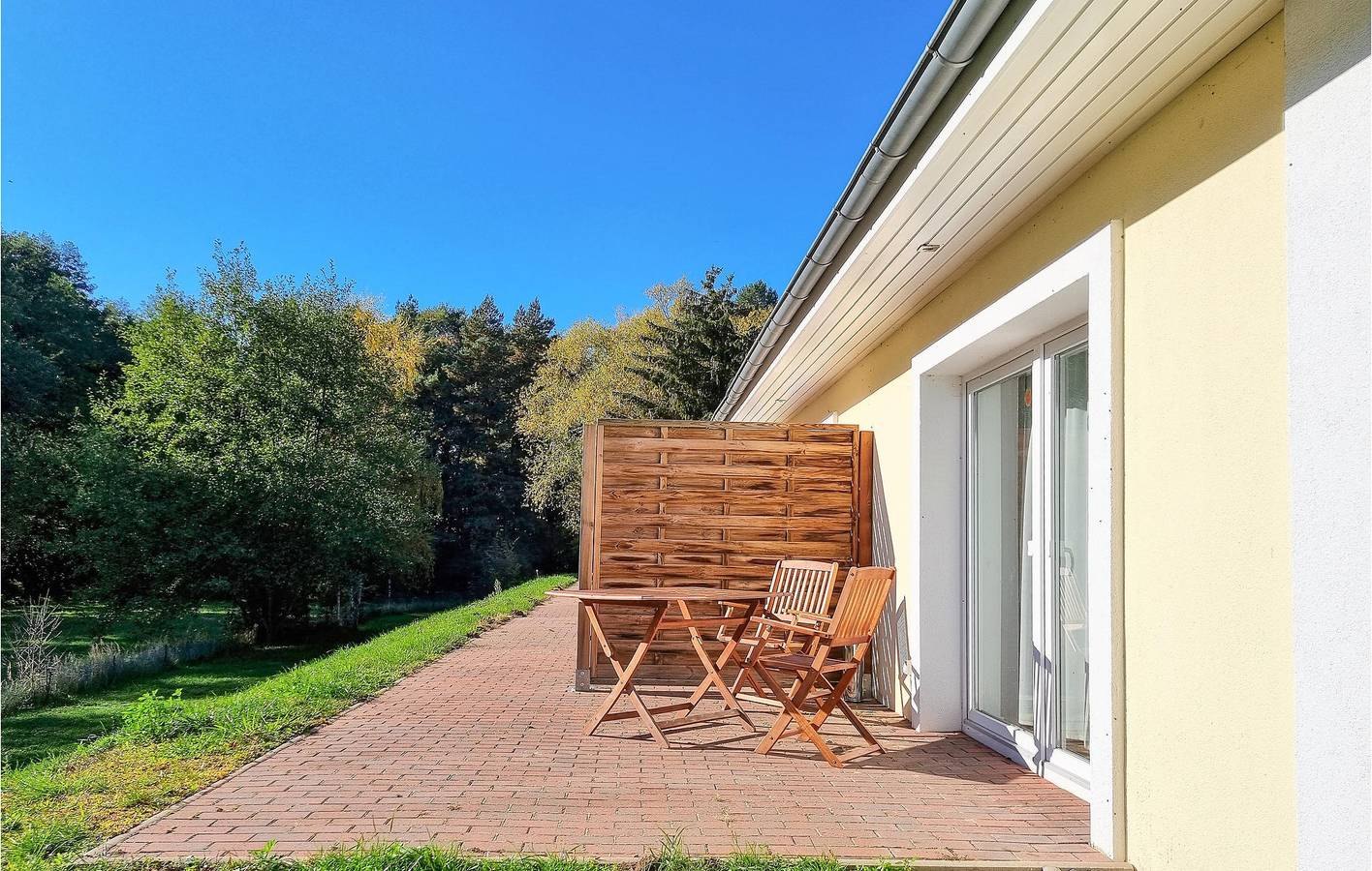 Ganze Ferienwohnung, Moderne Ferienwohnung mit Terrasse, Parkplatz & TV - Passow in Passow, Ludwigslust-Parchim