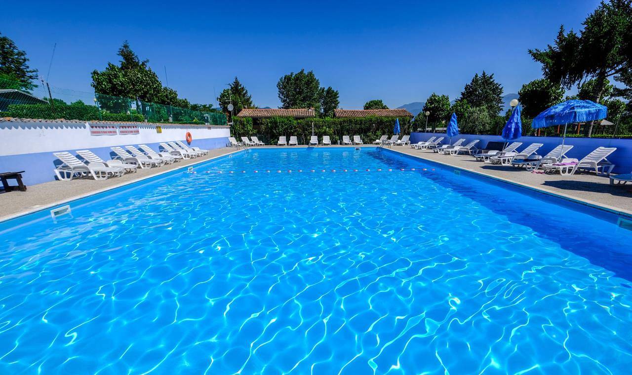 Ganze Wohnung, Camping Iris Park Zelt Family Tenda für 6 Personen in Moniga del Garda, Gardasee-Berge