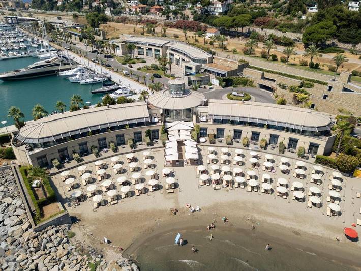 Hotel para 2 personas, con jardín además de sauna y jacuzzi - 1