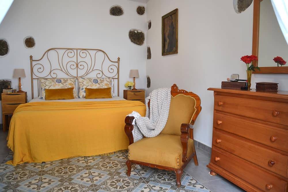 Casa del S.Xx recién reformada. Ideal para senderismo (hiking). Zona tranquila. in La Guancha, Tenerife Norte