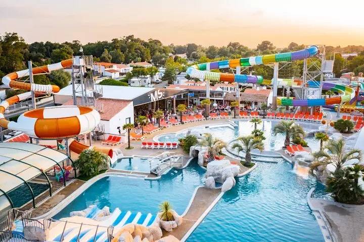 Camping pour 4 personnes, avec sauna et terrasse à Longeville-sur-Mer - 2