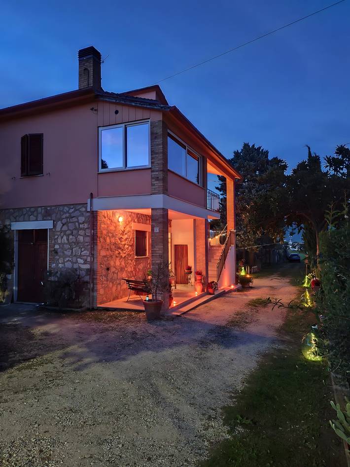 Casa vacanza per 4 persone, con balcone e giardino in Perugia e dintorni