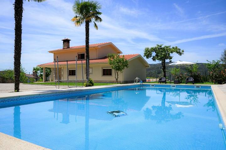 Casa de férias para 12 pessoas, com piscina e vista e ainda jardim - 1