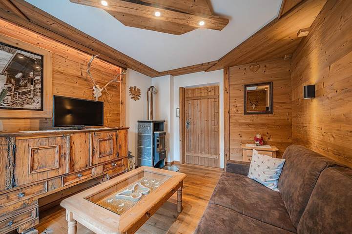 Ferienwohnung für 8 Personen, mit Balkon und Pool sowie Garten