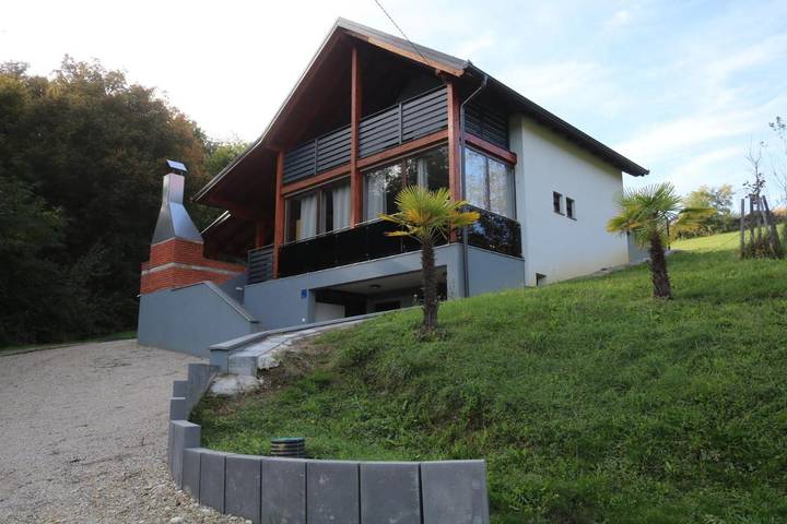 Ferienhaus für 6 Personen, mit Garten und Sauna sowie Whirlpool und Pool