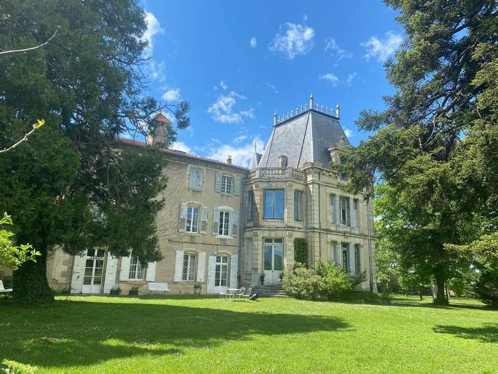 Chambre d’hôte pour 2 personnes, avec Terrasse et Jardin ainsi que Piscine et Vue à Barbières