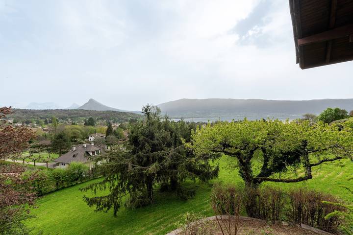 Chalet pour 8 personnes, avec vue sur le lac et jardin, animaux acceptés en Haute-Savoie - 4