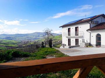 Location de vacances pour 2 personnes, avec jardin et vue, animaux acceptés à Ariano Irpino