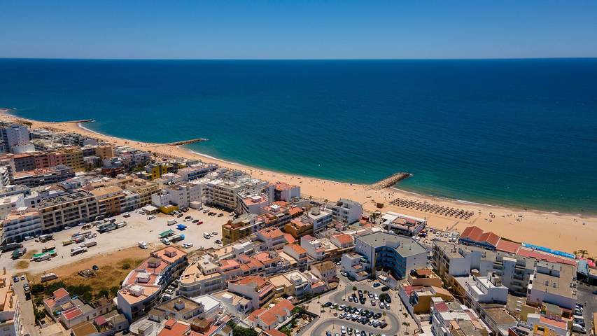 Ganze Wohnung, Ferienwohnung für 4 Personen mit Balkon in Quarteira, Faro Distrikt