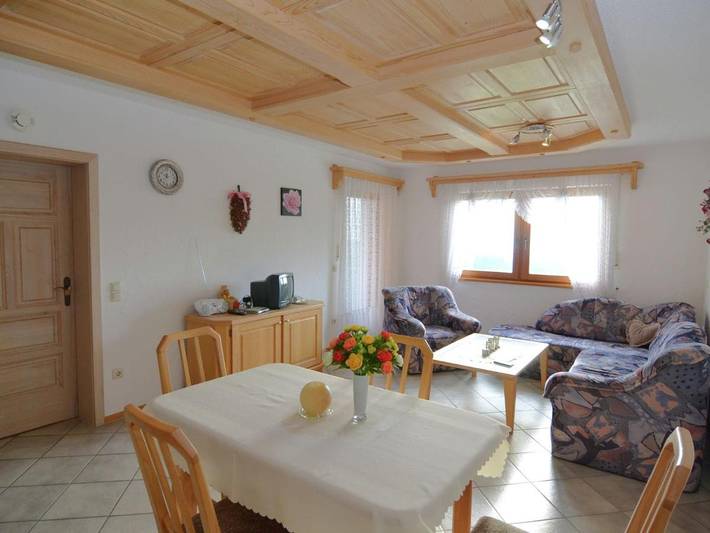 Ferienwohnung für 2 Personen, mit Balkon und Whirlpool sowie Garten und Sauna in Stocking