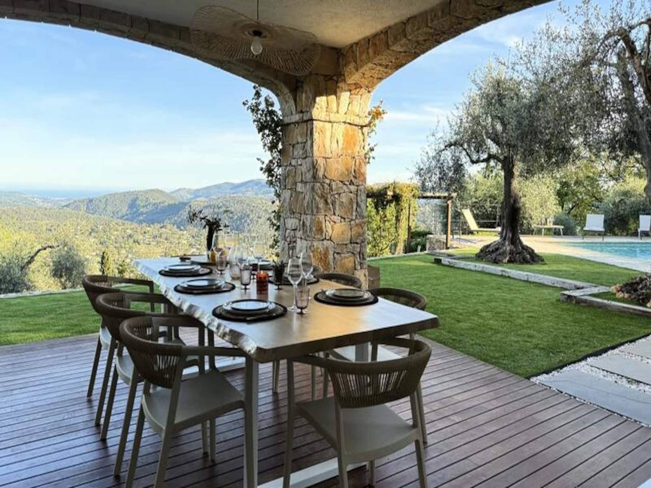 Entire apartment, Villa in Cabris with Sea View & Jacuzzi in Cabris, Cannes region