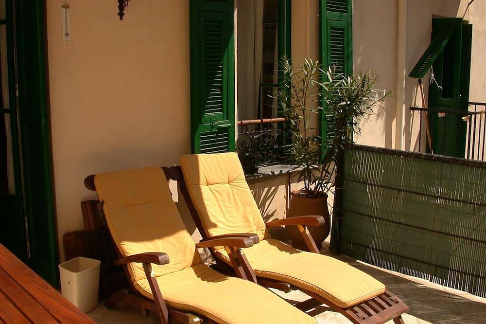 Apartamento entero, Amplio y encantador apartamento con terraza - muy céntrico en gl city in Villefranche-sur-Mer, Nizza Region