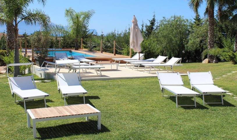 Casa vacanza per 4 persone, con giardino e panorama nonché piscina in Partinico