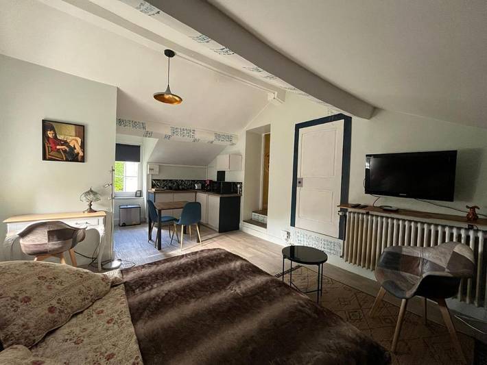 Gîte pour 4 personnes, avec terrasse et vue à Le Vigen
