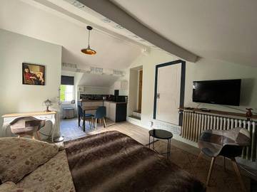 Gîte pour 4 personnes, avec terrasse et vue à Le Vigen