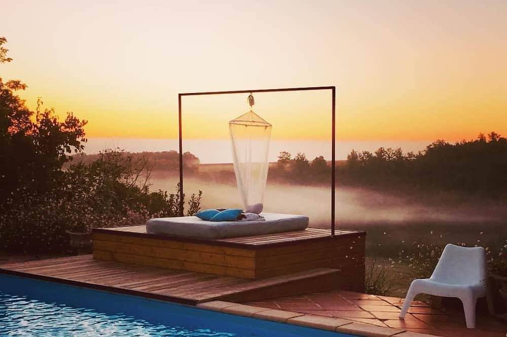 Country house-petanque-pool-tyrolean-view -5 min from Vic in Vic-Fezensac, Gers