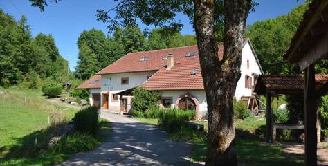 Gîte pour 6 personnes, avec piscine et jardin à Ban-de-Sapt