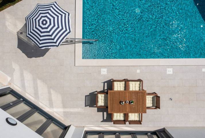 Villa pour 6 personnes, avec jardin à Splitska