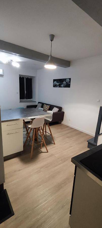 Gîte pour 7 personnes, avec terrasse à Meximieux - 3