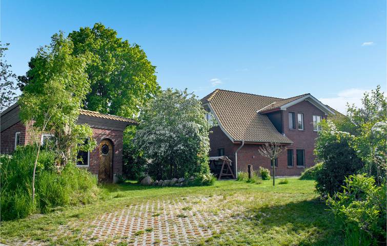 Bauernhof für 9 Personen, mit Terrasse und Garten sowie Sauna in Schwansen