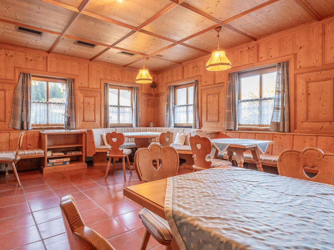 Urige Tiroler Pension, nur 300m zum Skilift in Scheffau am Wilden Kaiser, Kaisergebirge