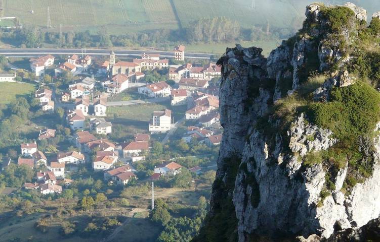 Casa rural para 10 personas, con Balcón además de Terraza y Jardín en Navarra - 3