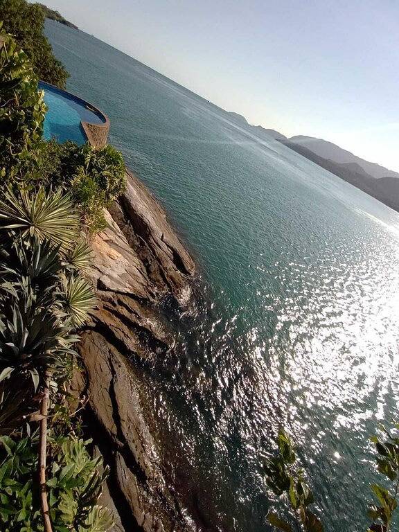 Wunderschönes Küstenhaus mit 4 Suiten mit Meerblick. 180. Kanalansicht in Cambaquara, Ilhabela
