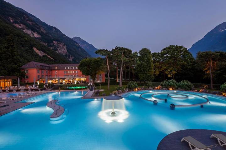 Hôtel pour 2 personnes, avec sauna et piscine ainsi que jacuzzi et jardin dans Lavey-les-Bains