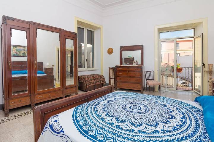 Apartamento entero, Casa Felicità - En el centro de Massa Lubrense - Con terraza con vistas al mar. in Massa Lubrense, Sorrento Coast