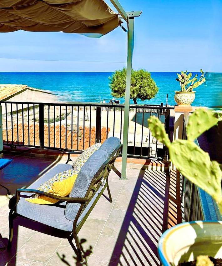 Location de vacances pour 5 personnes, avec balcon et vue à Agnone Bagni - 4