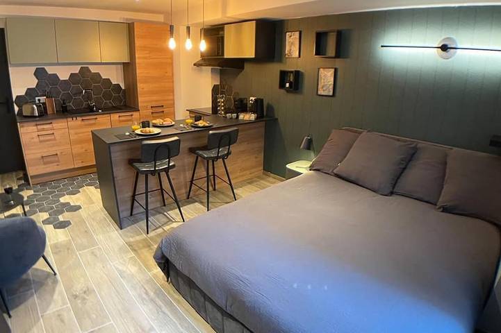 Apartamento entero, Your cosy studio in the heart of Manosque in Manosque, Parque natural regional del Luberon