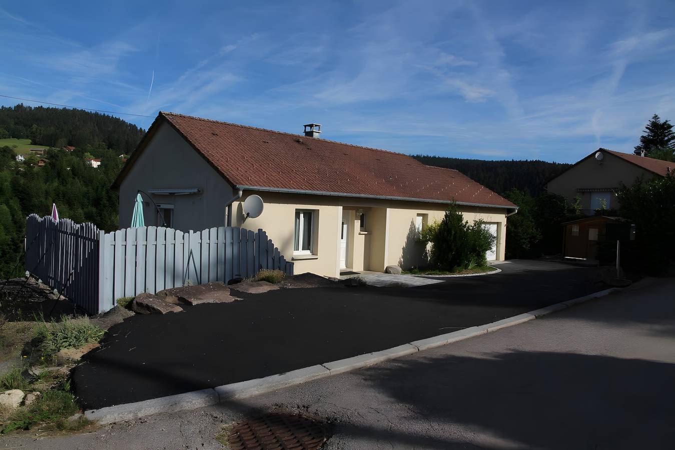 Holiday Home 'Maison des Érables' with Private Terrace, Wi-Fi and Air Conditioning in Gérardmer, Parc naturel régional des Ballons des Vosges