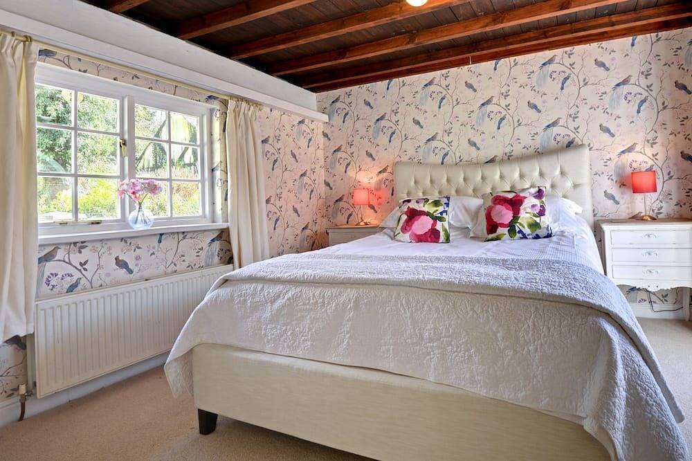 Delightful Cottage in the heart of Grosmont, next to the historic steam railway in North York Moors National Park