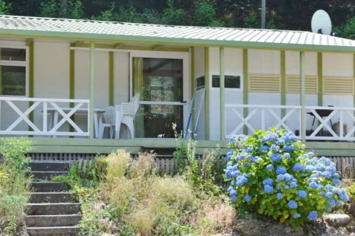 Chalet pour 6 personnes, avec piscine et terrasse
