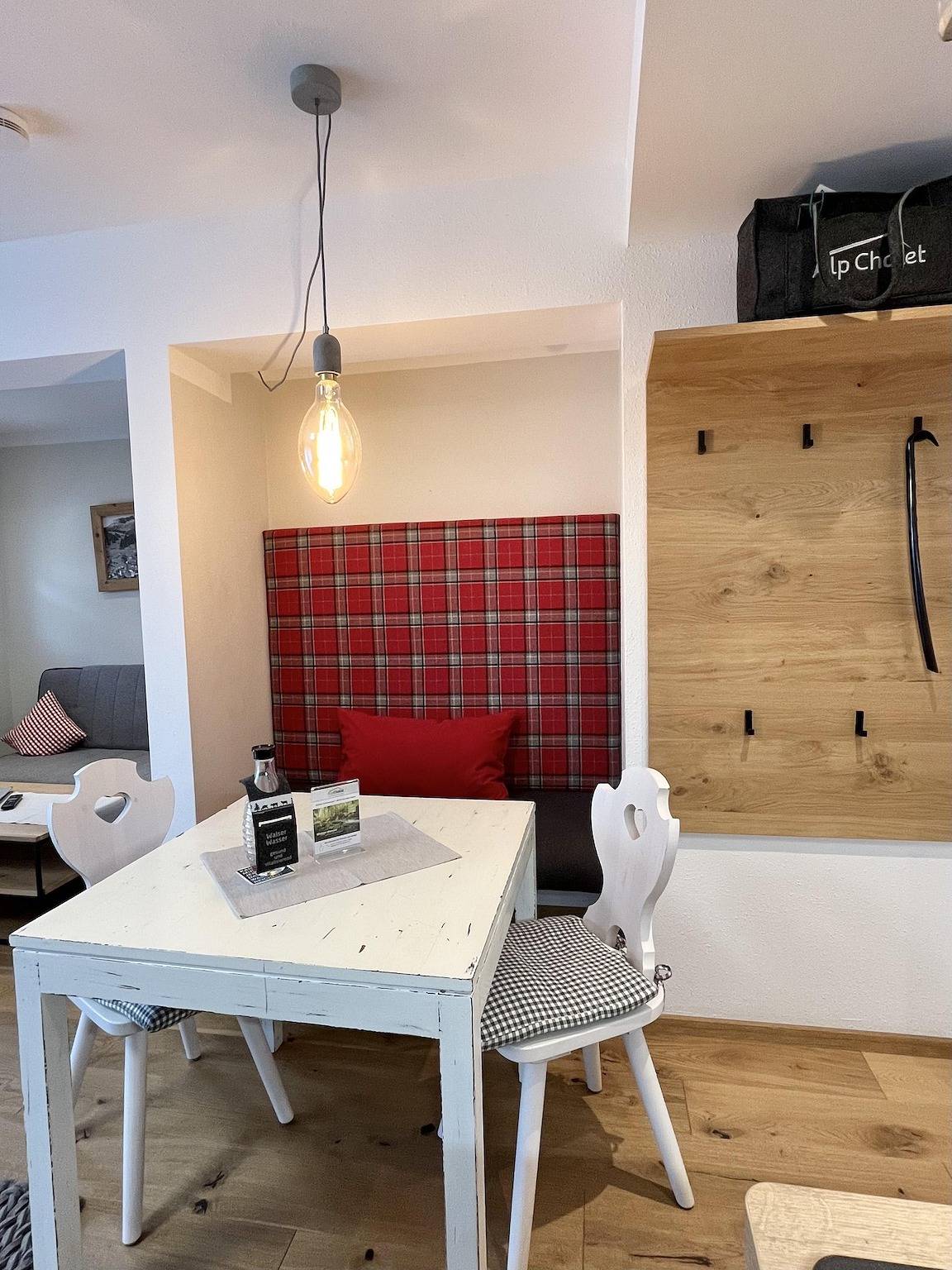 Ganze Ferienwohnung, 1-Raum Appartement Nr. 11 West-Balkon in Hirschegg Kleinwalsertal, Mittelberg