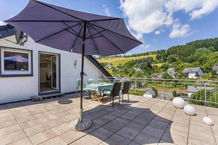 Ferienwohnung für 3 Personen, mit Balkon und Garten in Schmallenberg - 2